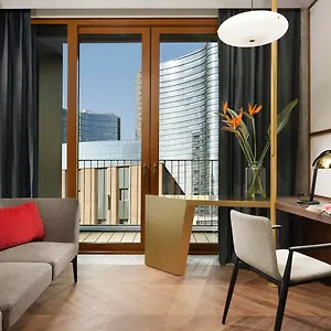 Verticale | Esperienze Milan